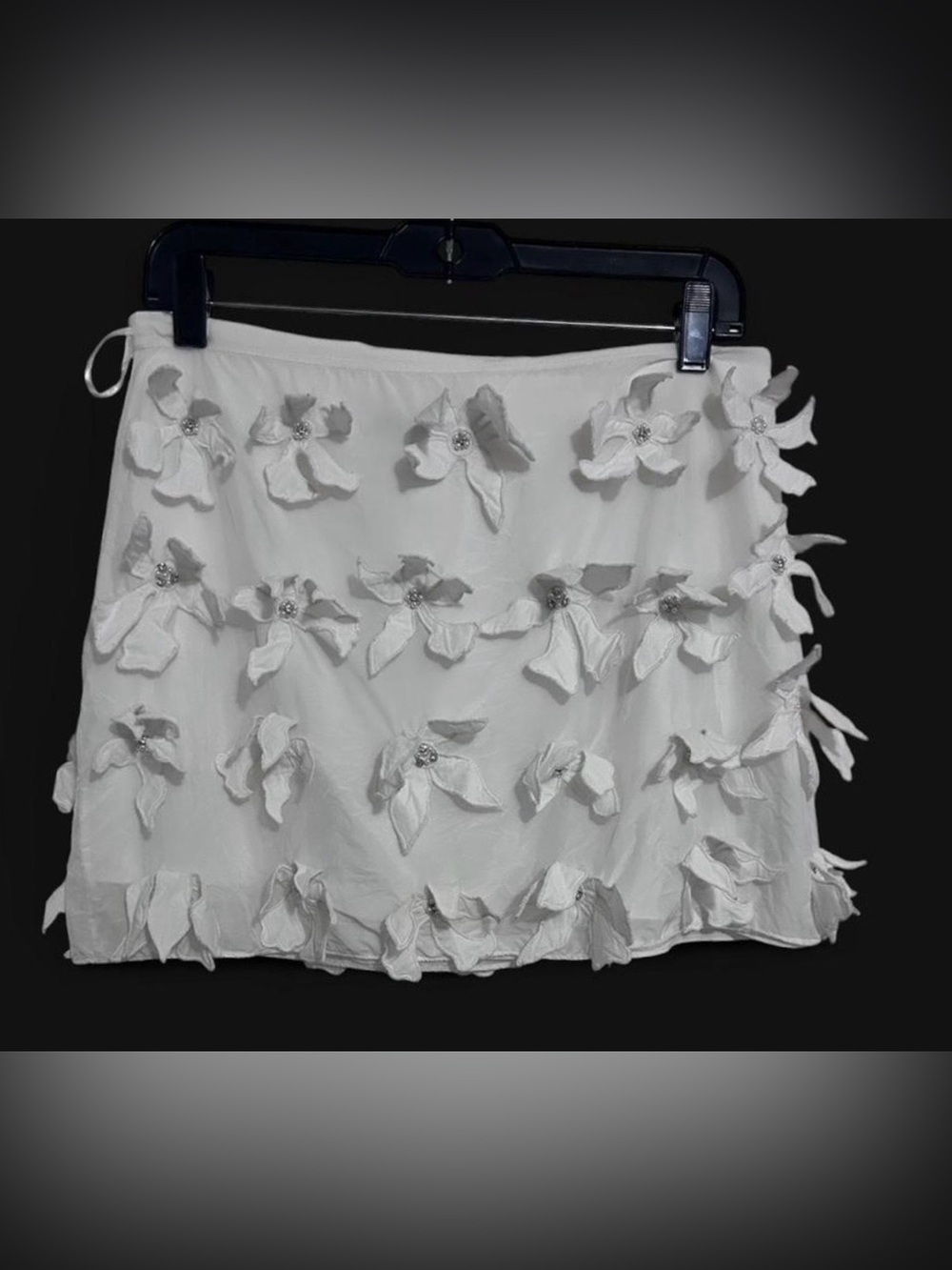 Zara White Mini Skirt with 3D Floral Appliqués